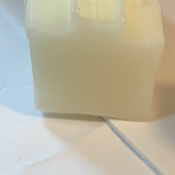 UNBRANDED SOLID CANDLE MADE INTO CHURCH VERY BIG NWOT - Picture 7 of 8